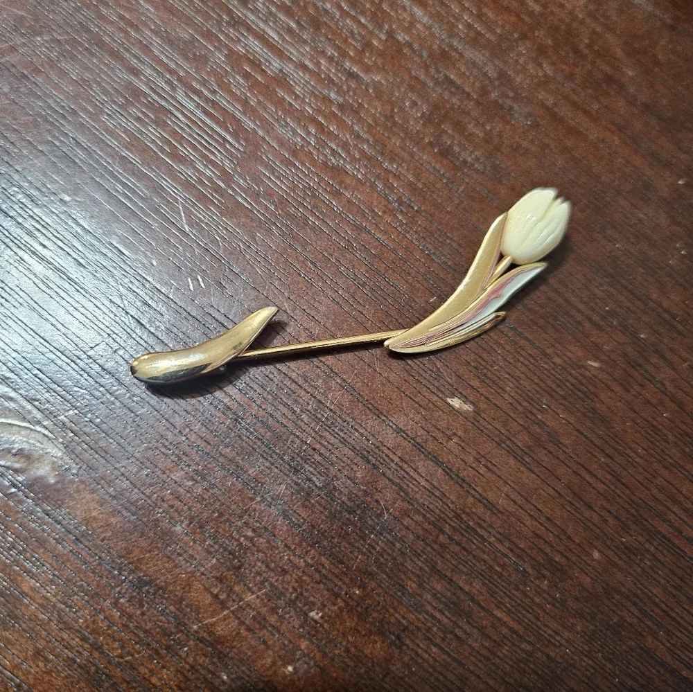 Avon Tulip Brooch/Pin